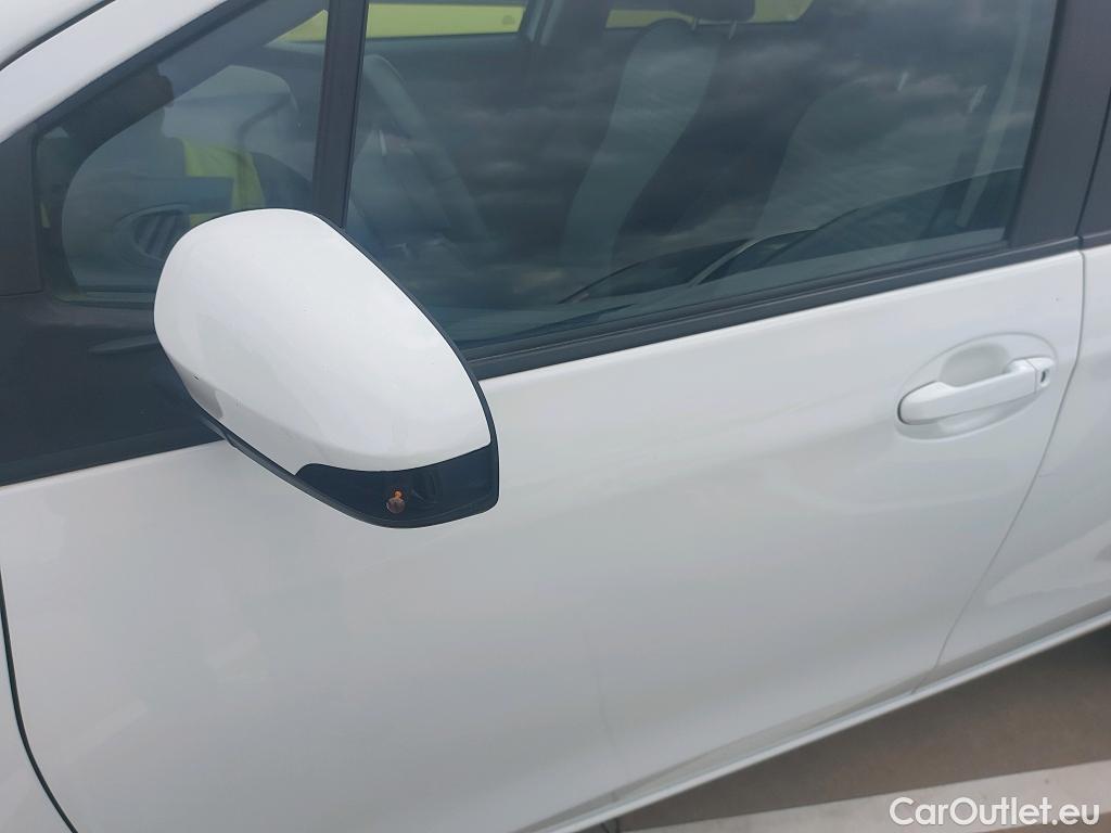  Toyota  Yaris TOYOTA  / 2017 / 5P / berlina con portón 1.5 Hybrid Feel #14