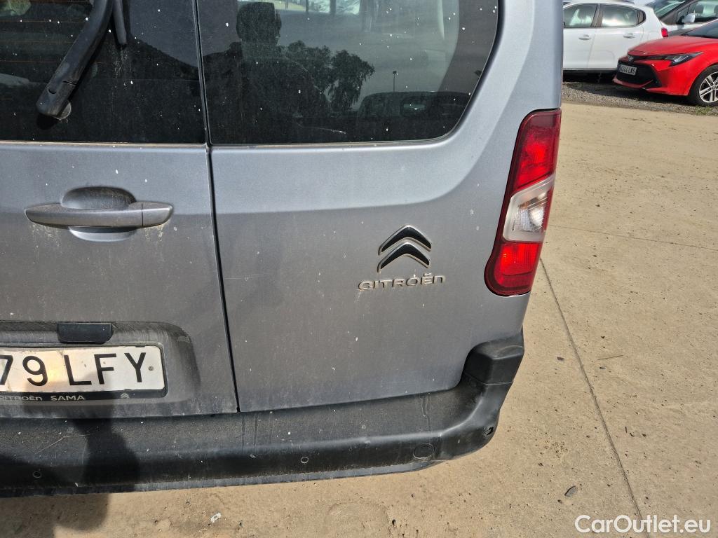  Citroen  Berlingo CITROEN  / 2018 / 5P / monovolumen compacto Talla M BlueHDi 130 S&S 6v 100 AÑOS #35
