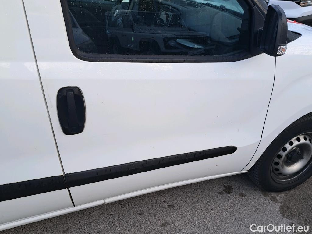  Fiat  Doblo FIAT Doblò Cargo/2015/3P/furgón derivado de turismo Cargo Base 1.6 Mjet 66kW (90CV) #17