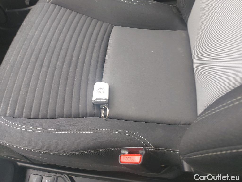 Toyota  Yaris TOYOTA  / 2017 / 5P / berlina con portón 1.5 Hybrid Feel #1