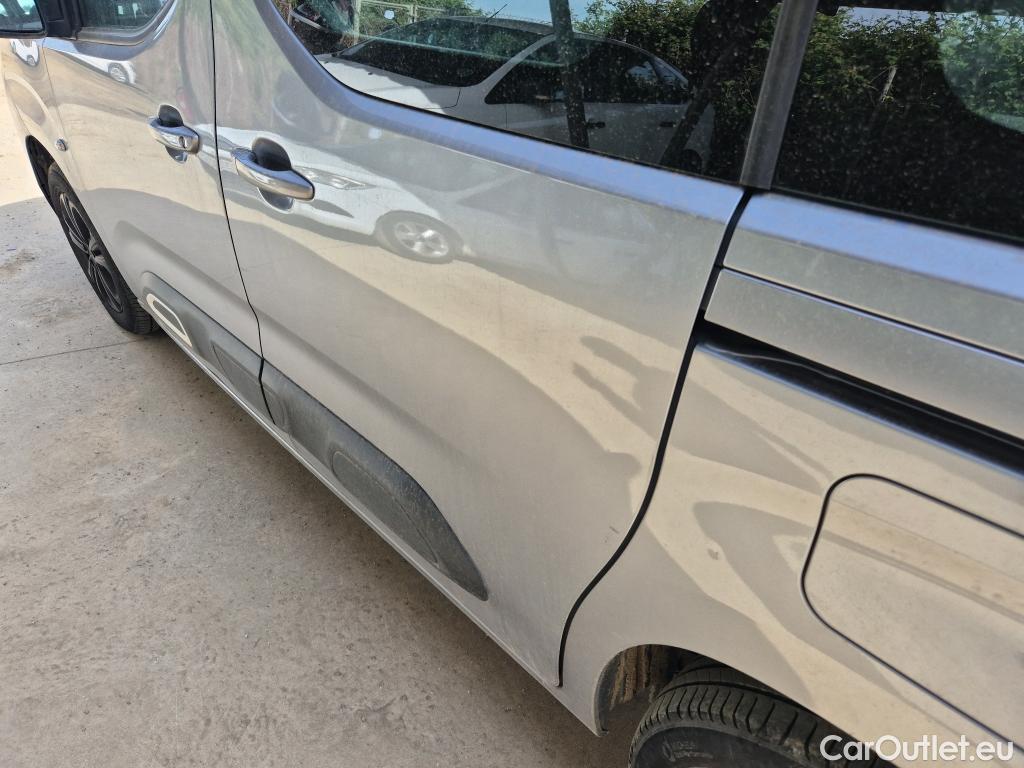  Citroen  Berlingo CITROEN  / 2018 / 5P / monovolumen compacto Talla M BlueHDi 130 S&S 6v 100 AÑOS #46