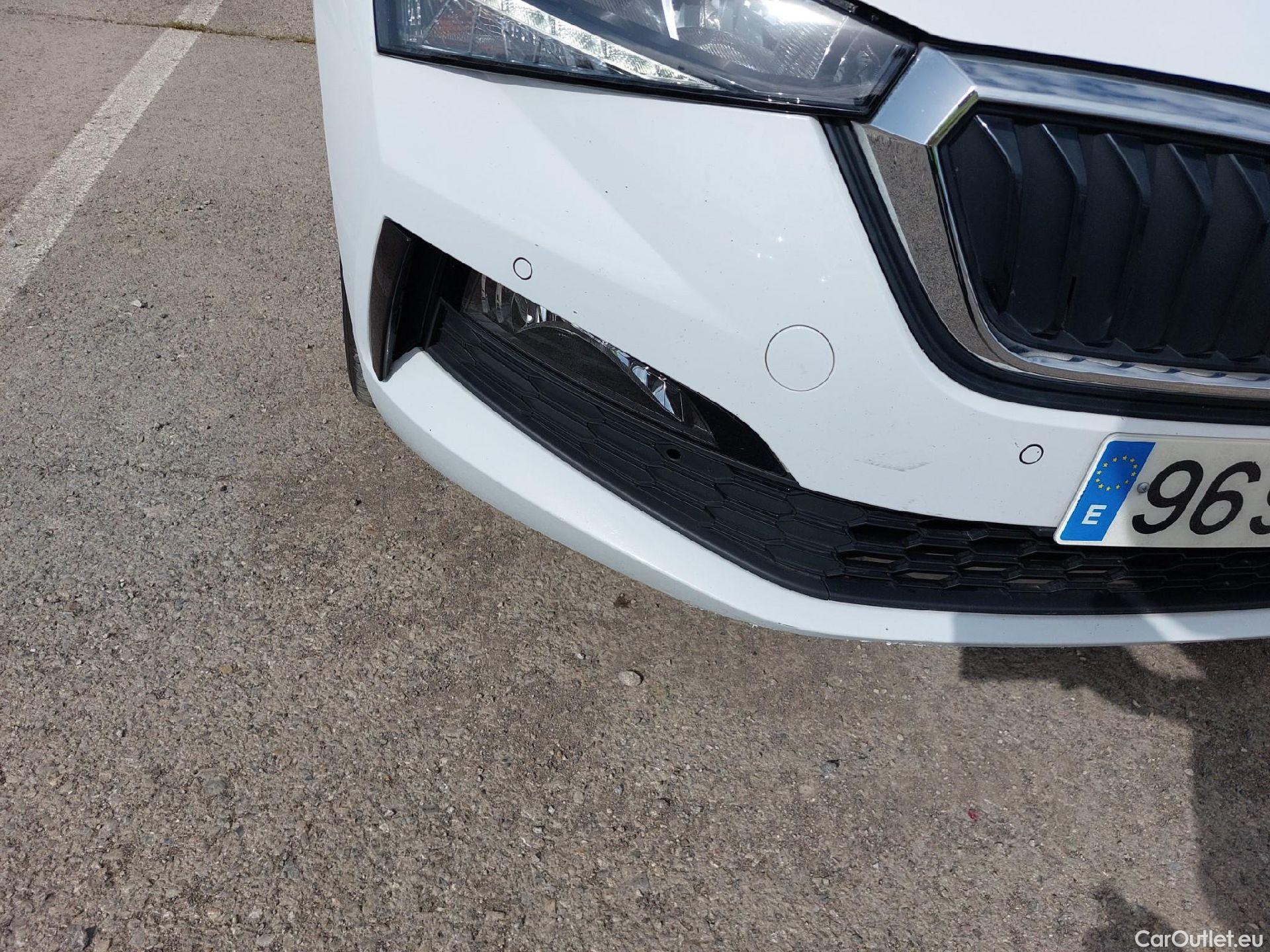  Skoda  Scala SKODA  / 2019 / 5P / berlina con portón 1.0 TSI 81KW (115 CV) DSG Ambitio #2