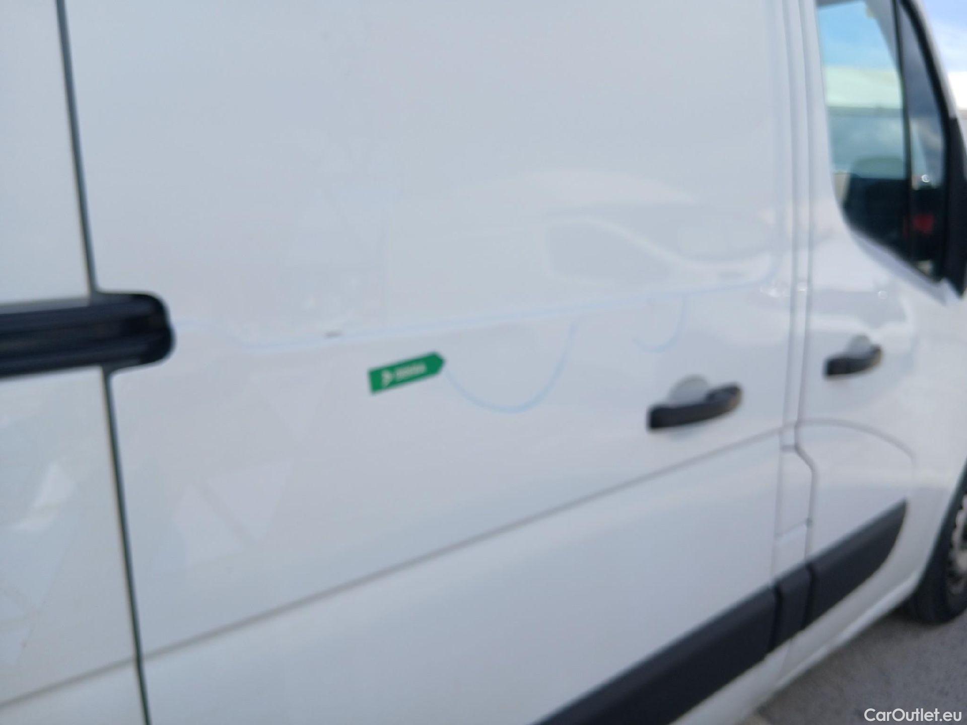  Nissan  Interstar NISSAN  / 2018 / 4P / furgón L1H2 3,5T 2.3dCi 99kW FWD GO #44