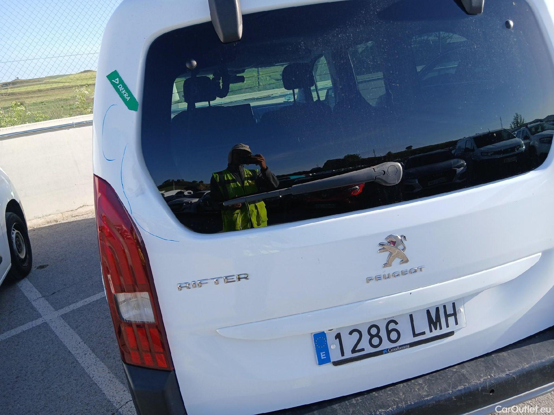  Peugeot  RIFTER PEUGEOT  / 2018 / 5P / monovolumen compacto Allure Long BlueHDi 96kW #45
