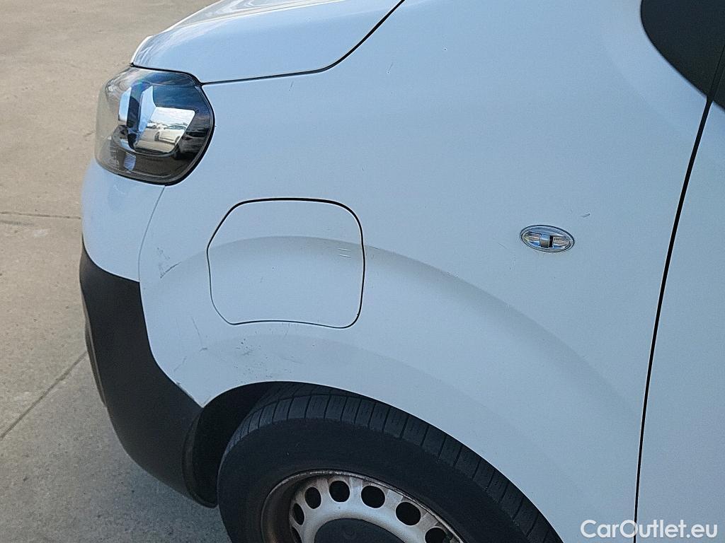  Opel  Vivaro OPEL -e / 2019 / 4P / furgón BEV 330 Select L Std #15
