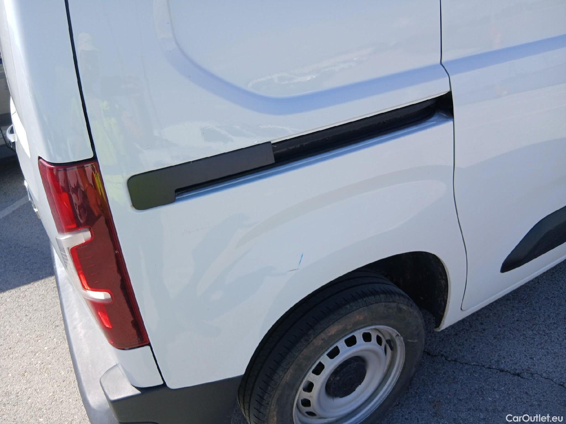  Opel  Combo OPEL  / 2018 / 3P / furgón derivado de turismo 1.5 TD 75kW (100CV) Express L H1 650kg (AC) #31
