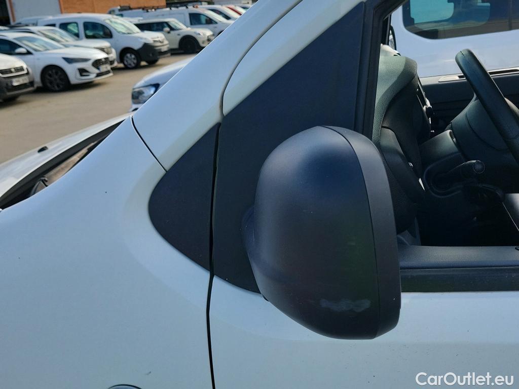  Opel  Vivaro OPEL -e / 2019 / 4P / furgón BEV 330 Select L Std #35