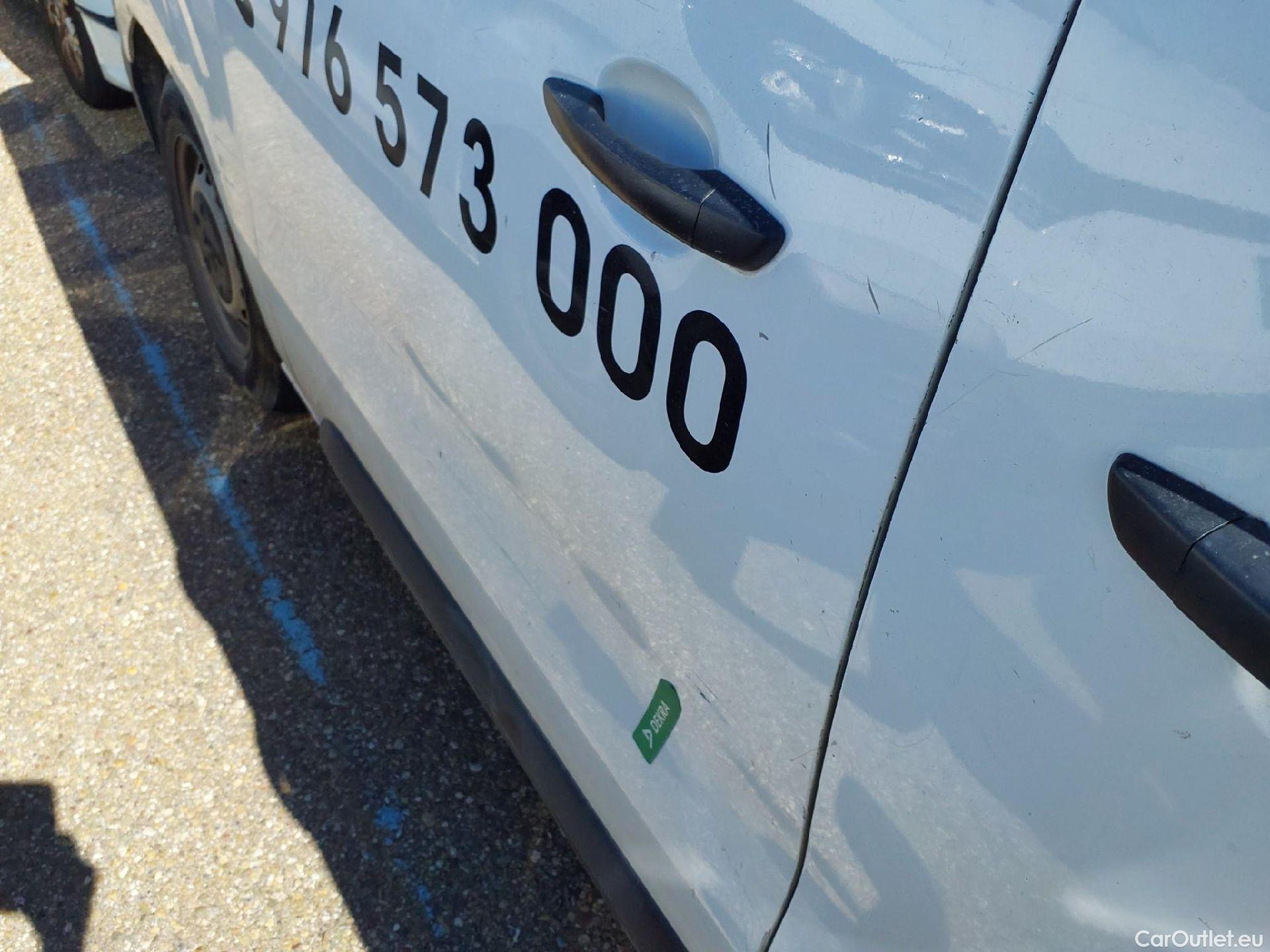  Peugeot  Expert PEUGEOT  / 2016 / 4P / furgón Furgón Pro BlueHDi 85KW (115CV) Standard #24