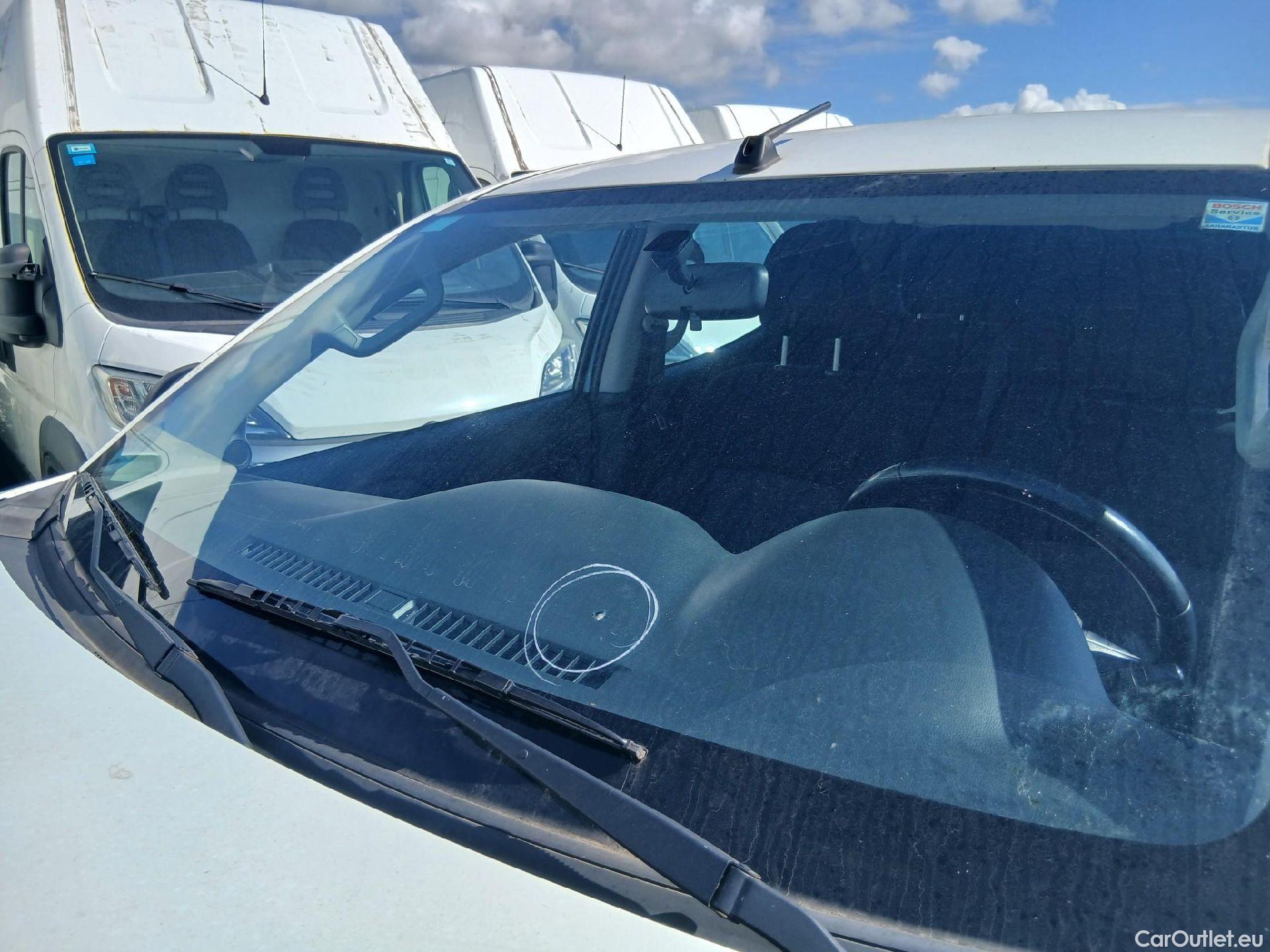  Mitsubishi  L200 MITSUBISHI  / 2019 / 4P / pickup doble cabina D/C 220 DI-D M-Pro #6