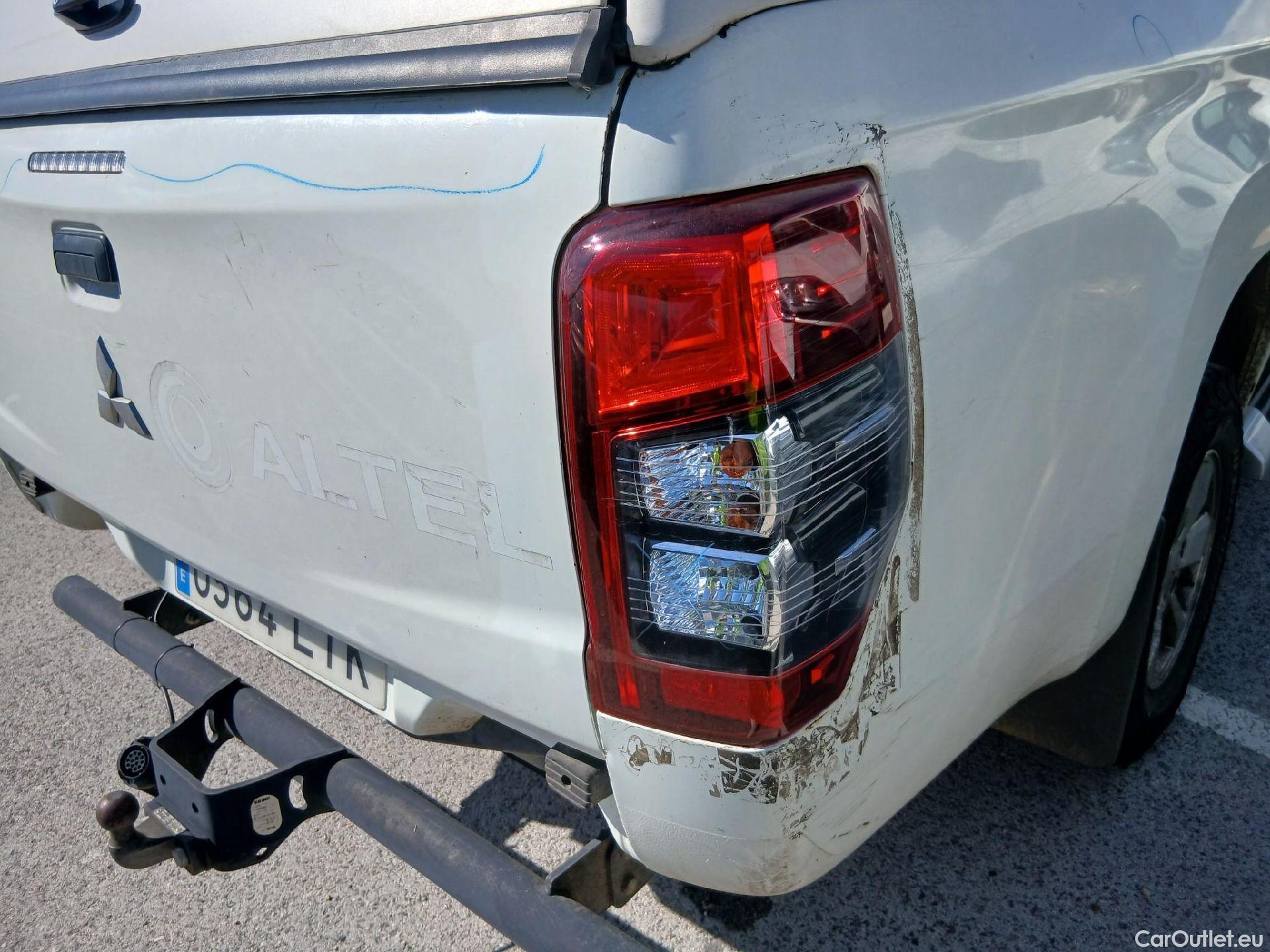  Mitsubishi  L200 MITSUBISHI  / 2019 / 4P / pickup doble cabina D/C 220 DI-D M-Pro #26