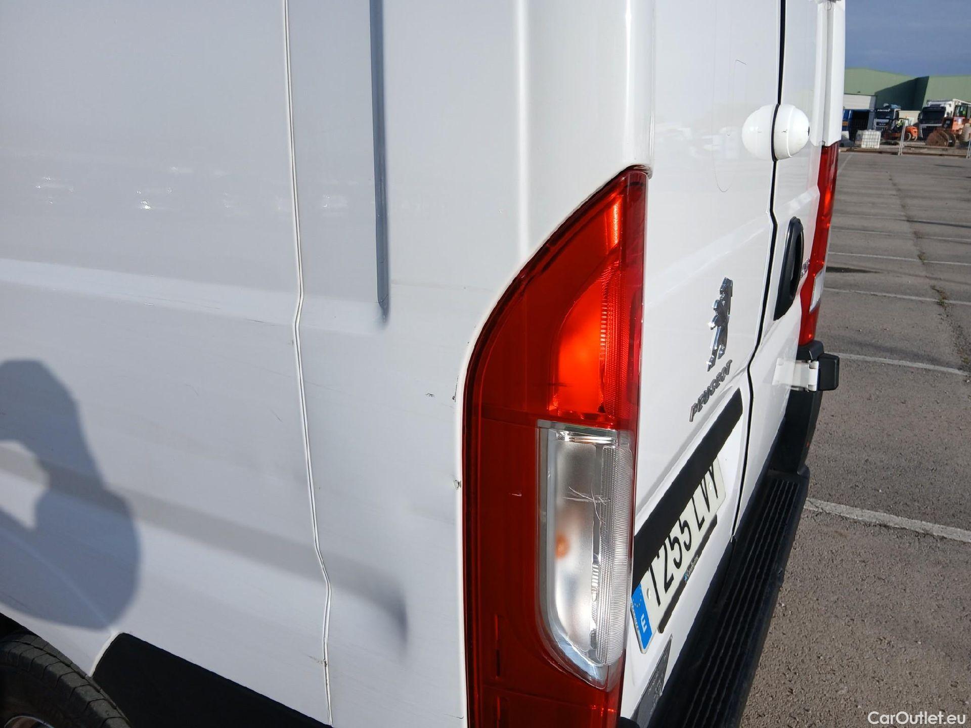  Peugeot  Boxer PEUGEOT  / 2014 / 4P / furgón 333 L2 H1 BHDI 88kW (120CV) S&S 6 Vel. M  ISOTERMO #20