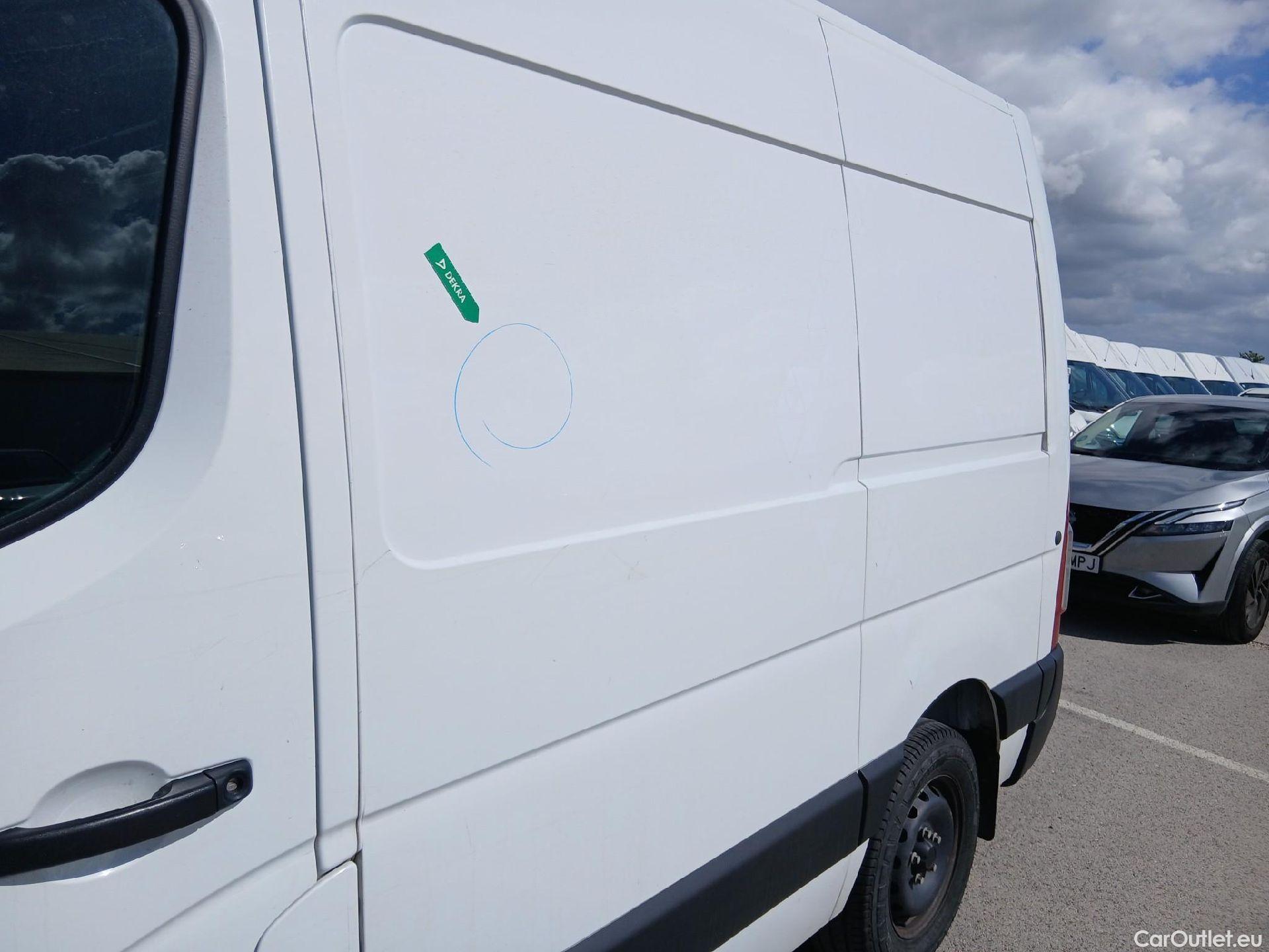  Nissan  Interstar NISSAN  / 2018 / 4P / furgón L1H2 3,5T 2.3dCi 99kW FWD GO #19