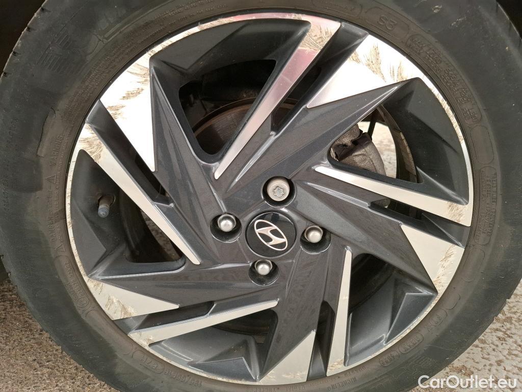  Hyundai  Bayon HYUNDAI  / 2021 / 5P / SUV 1.0 T-GDI 100 DCT- 7 HYB 48V INTUITIVE #48