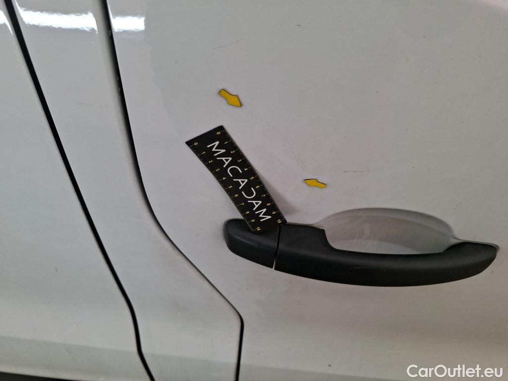  Renault  Trafic RENAULT  / 2021 / 4P / Fourgon tôlé FG GCF L1H1 2T8 Blue dCi 130 #46