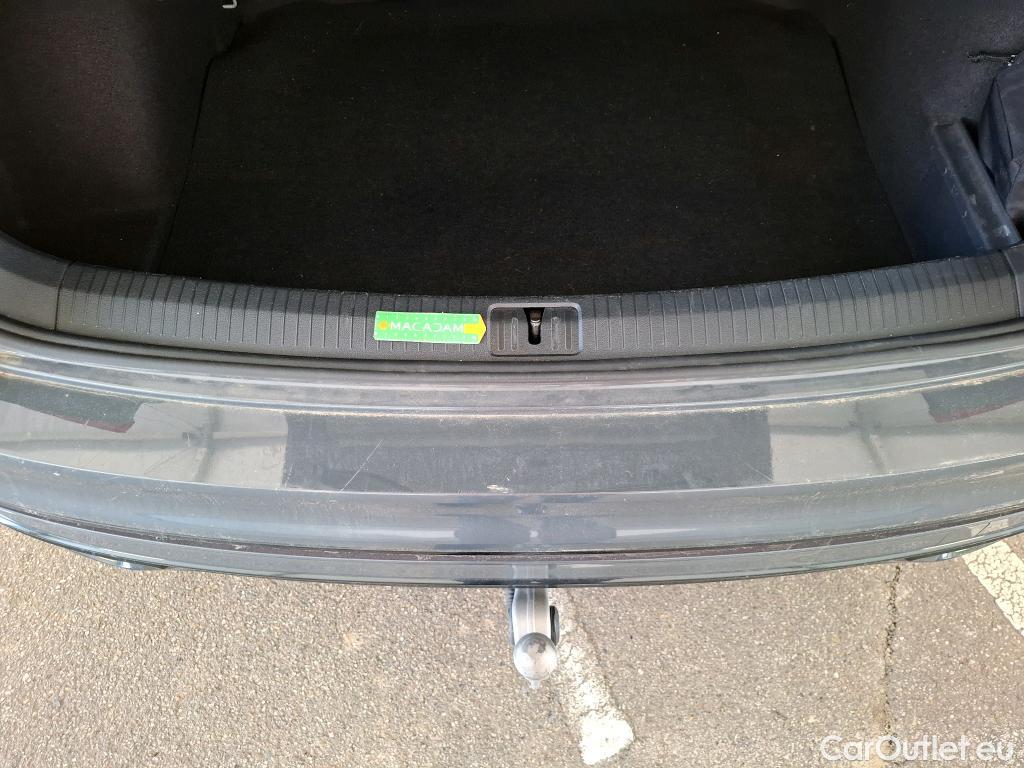  Volkswagen  Tiguan VOLKSWAGEN  / 2020 / 5P / SUV 2.0 TDI 150 DSG7 R-Line #36