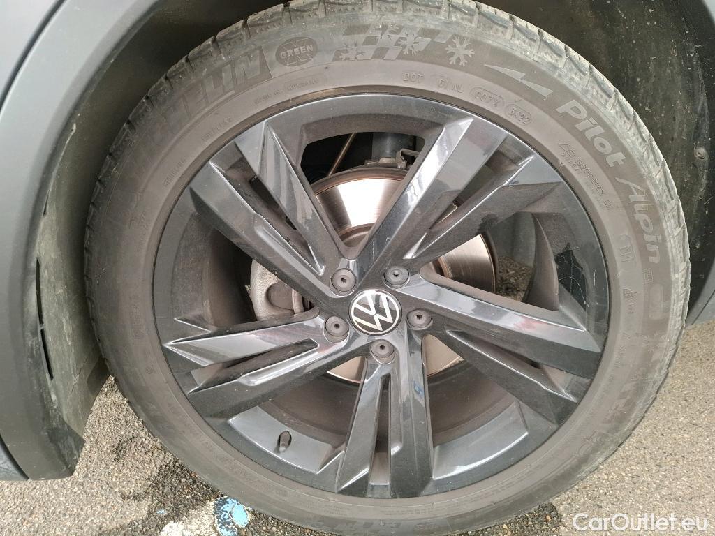  Volkswagen  Tiguan VOLKSWAGEN  / 2020 / 5P / SUV 2.0 TDI 150 DSG7 R-Line #29