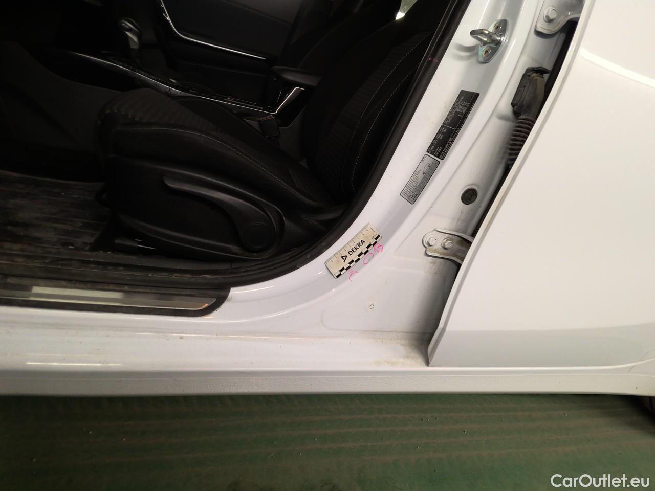  KIA  Cee'd ceed SW 1.6PHEV Advance 5d #21