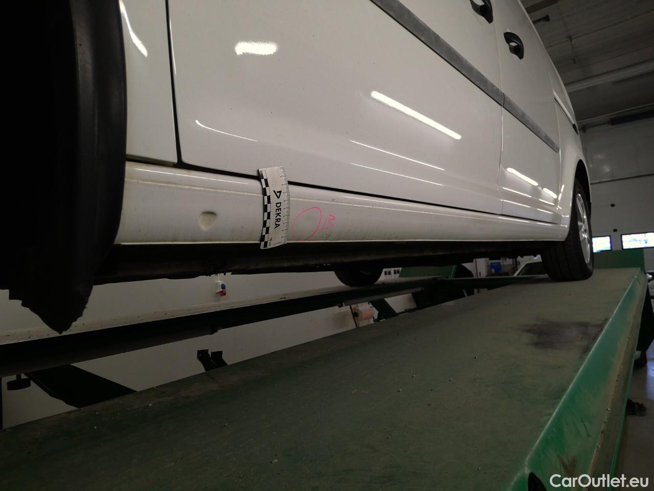  Volkswagen  Caddy  TDI 75 Maxi Aut. #1