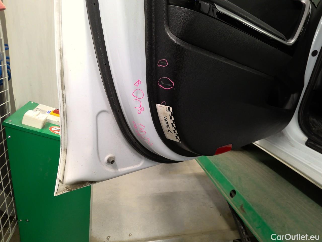  KIA  Cee'd ceed SW 1.6PHEV Advance 5d #25