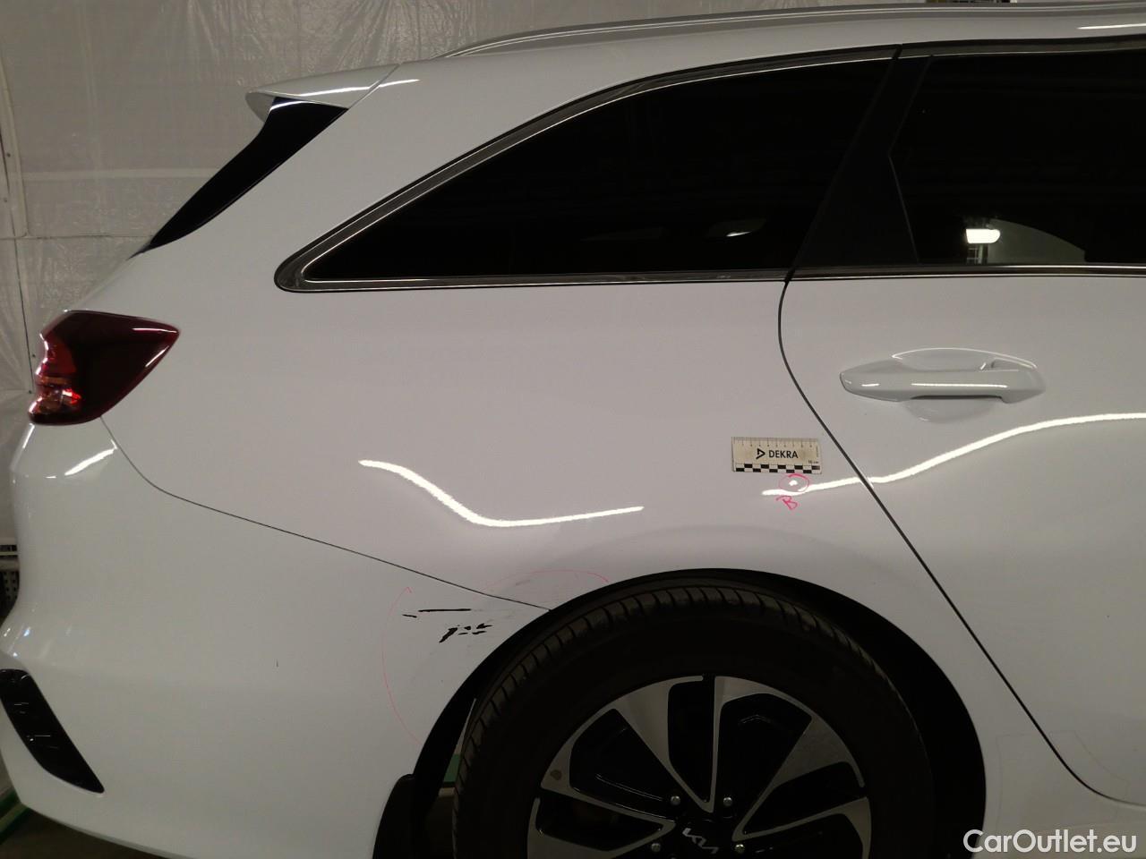  KIA  Cee'd ceed SW 1.6PHEV Advance 5d #10