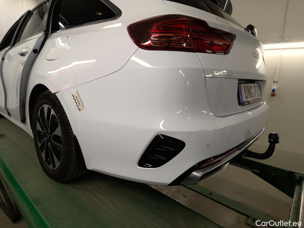  KIA  Cee'd ceed SW 1.6PHEV Advance 5d #15