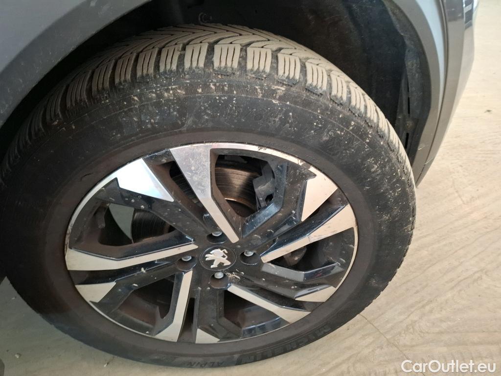  Peugeot  2008  Allure Business 1.5 HDi 130CV BVA8 E6d #15