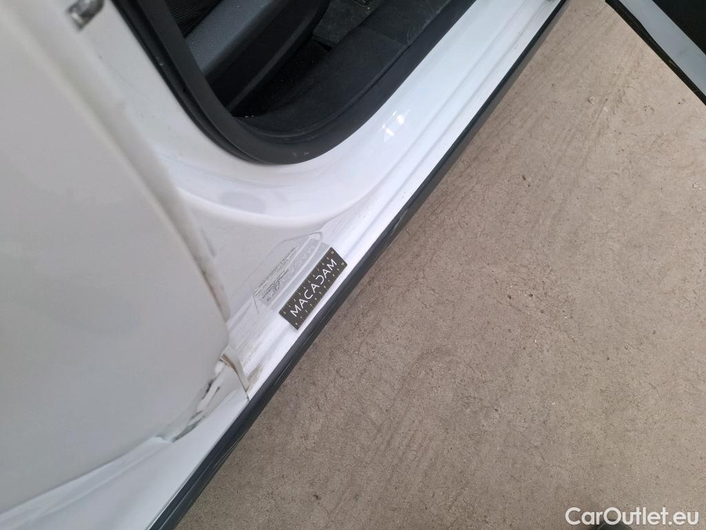  Citroen  C3  Société Feel 1.5 BlueHDI 100CV BVM5 E6dT #35