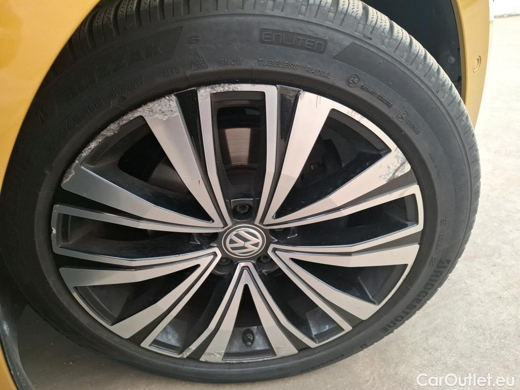  Volkswagen  Arteon VOLKSWAGEN  / 2017 / 5P / Berline 2.0 TDI 150 DSG7 ELEGANCE #32