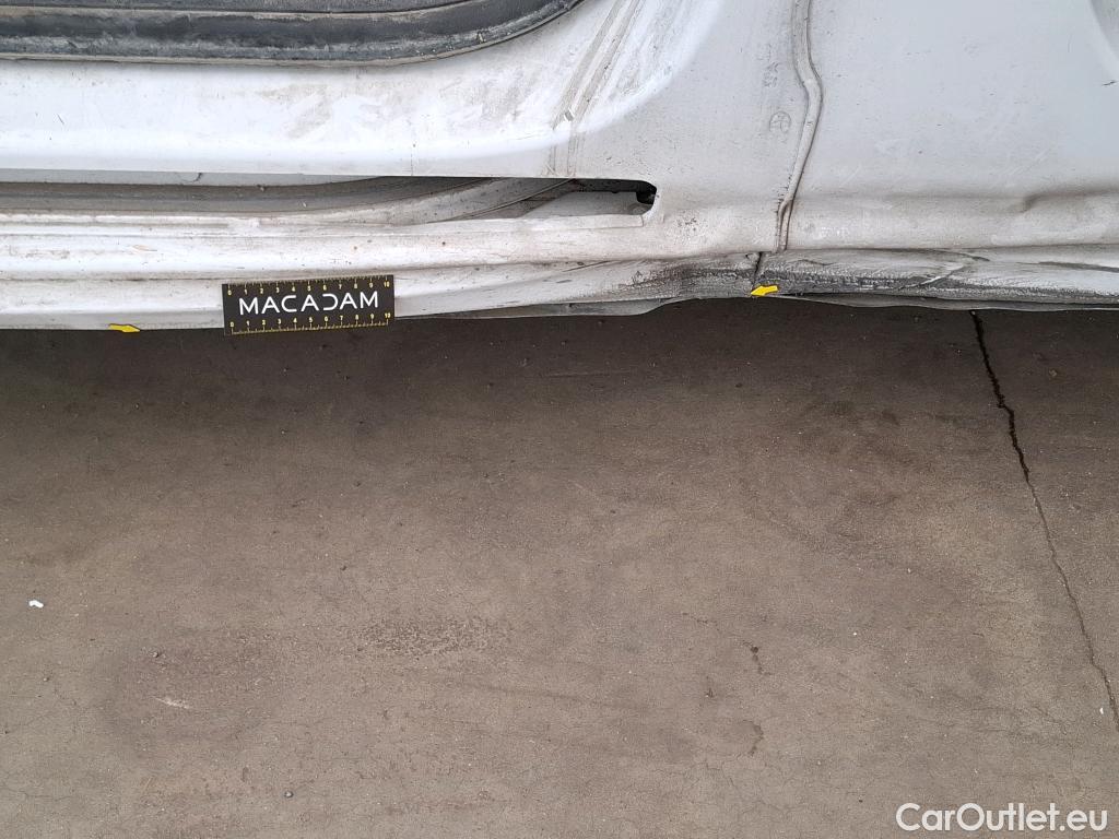  Peugeot  Expert  Fourgon Premium L2 1.5 HDi 120CV BVM6 E6d #2
