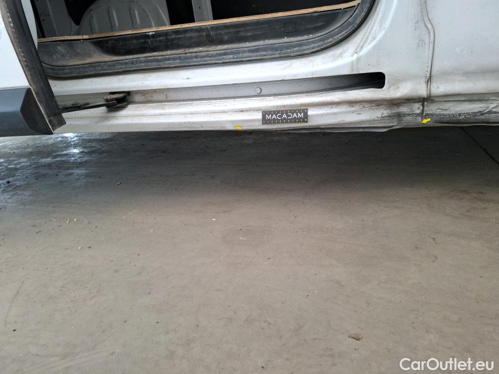  Peugeot  Expert  Fourgon Premium L2 1.5 HDi 120CV BVM6 E6d #1