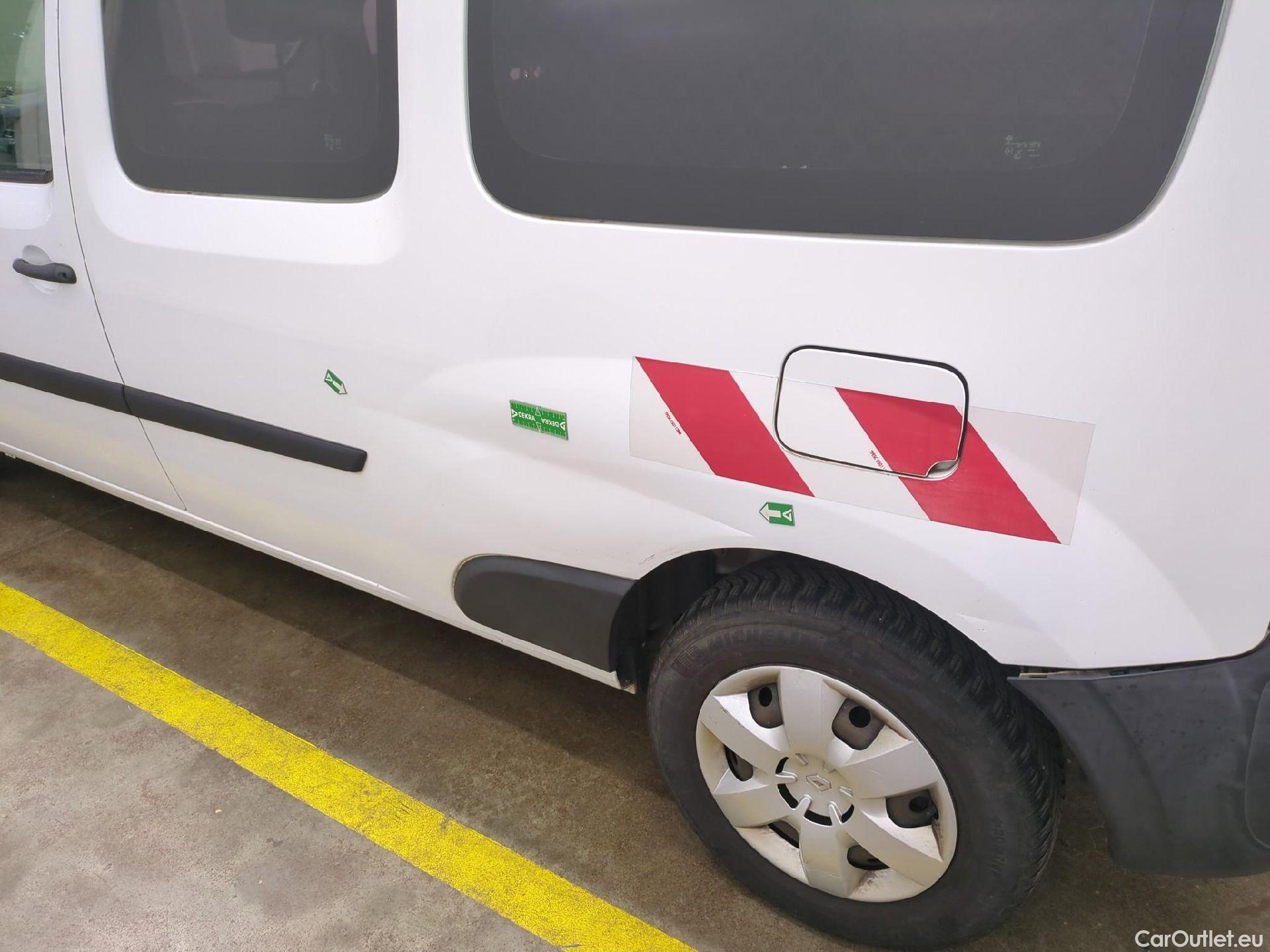  Renault  Kangoo  Express Maxi Extra (Série Spéciale) - Cab. Appr. 1.5 dCi 110CV BVM6 E6 #33