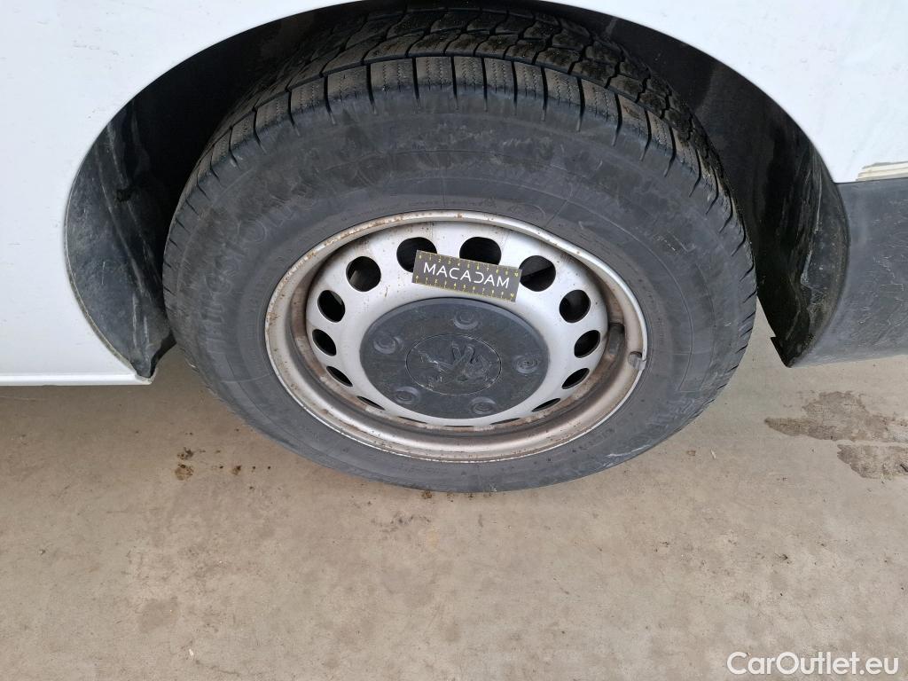  Peugeot  Expert  Fourgon Premium L2 1.5 HDi 120CV BVM6 E6d #37