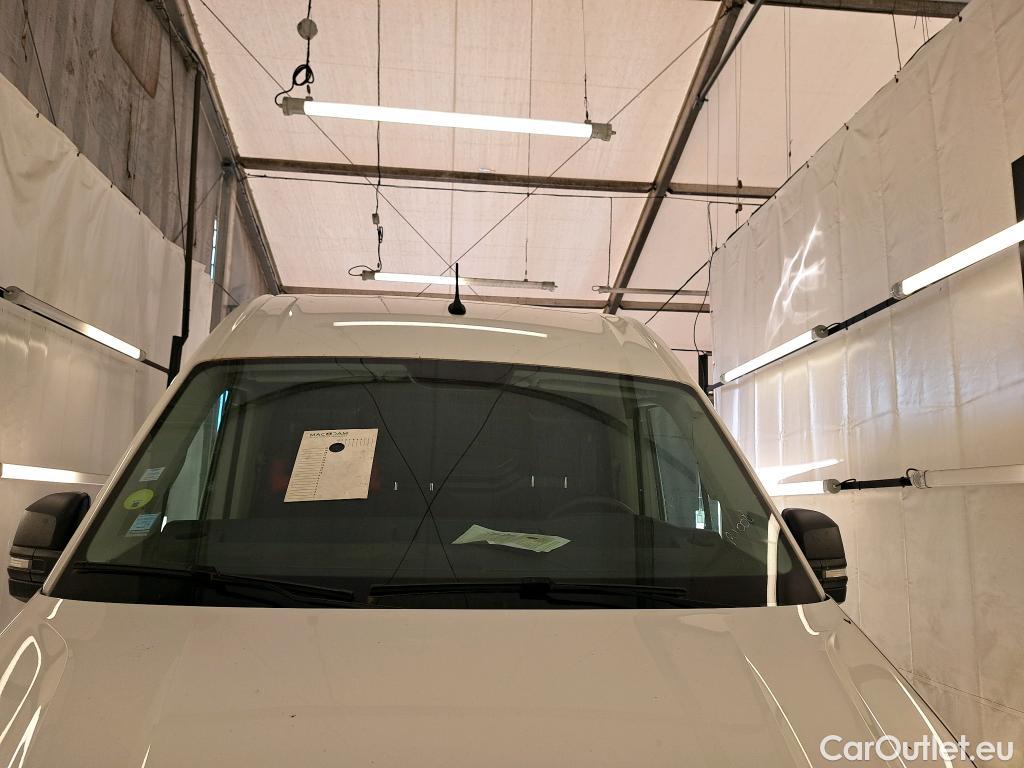  Volkswagen  Crafter  Fourgon Fourgon 35 mittlerer Radstand mit Hochdach FWD 2.0 140CV BVM6 #1
