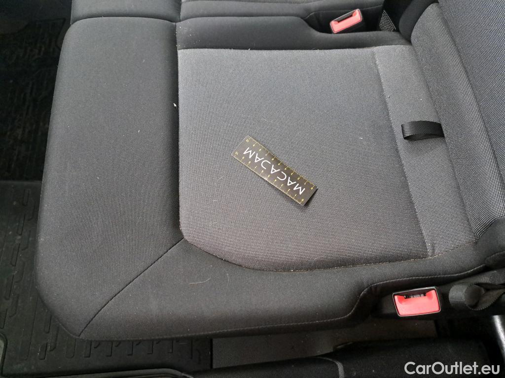  Volkswagen  Crafter  Fourgon Fourgon 35 mittlerer Radstand mit Hochdach FWD 2.0 140CV BVM6 #13