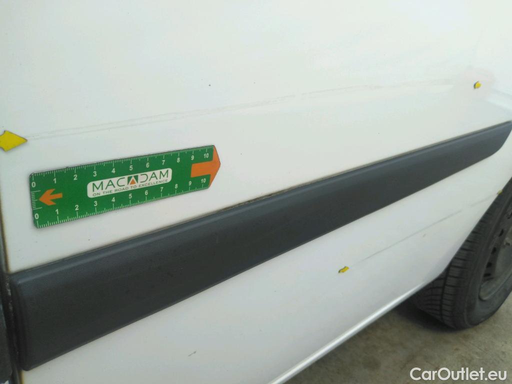  Renault  Kangoo  Express Extra (Série Spéciale) 1.5 dCi 75CV BVM5 E6 #84