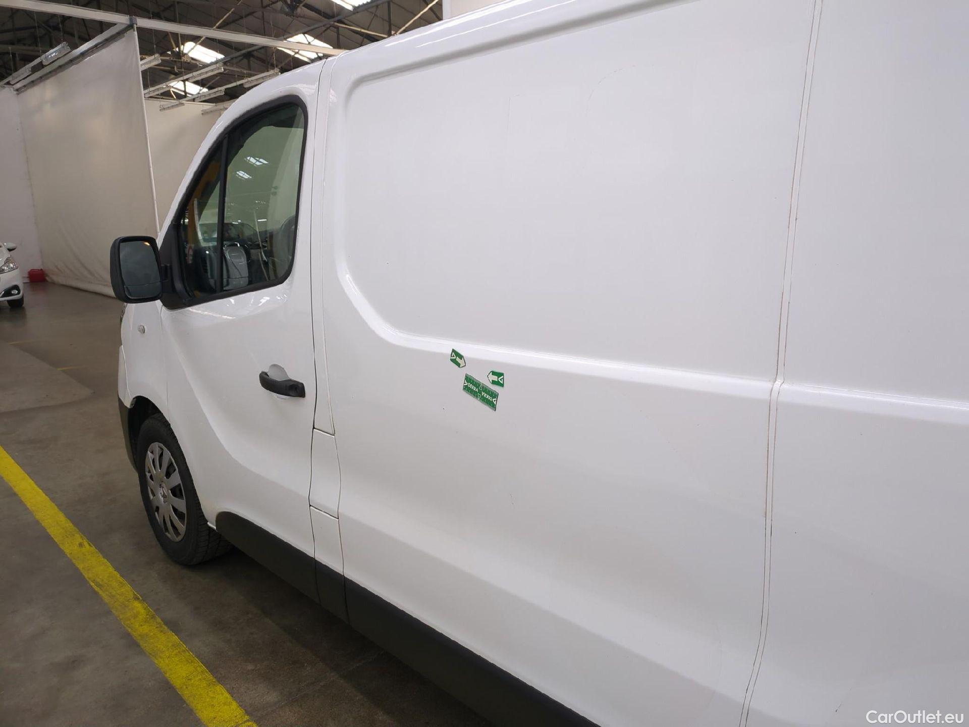  Renault  Trafic RENAULT  / 2019 / 4P / Fourgon tole NV FG GCF L1H1 1200 Energy dCi 145 #5