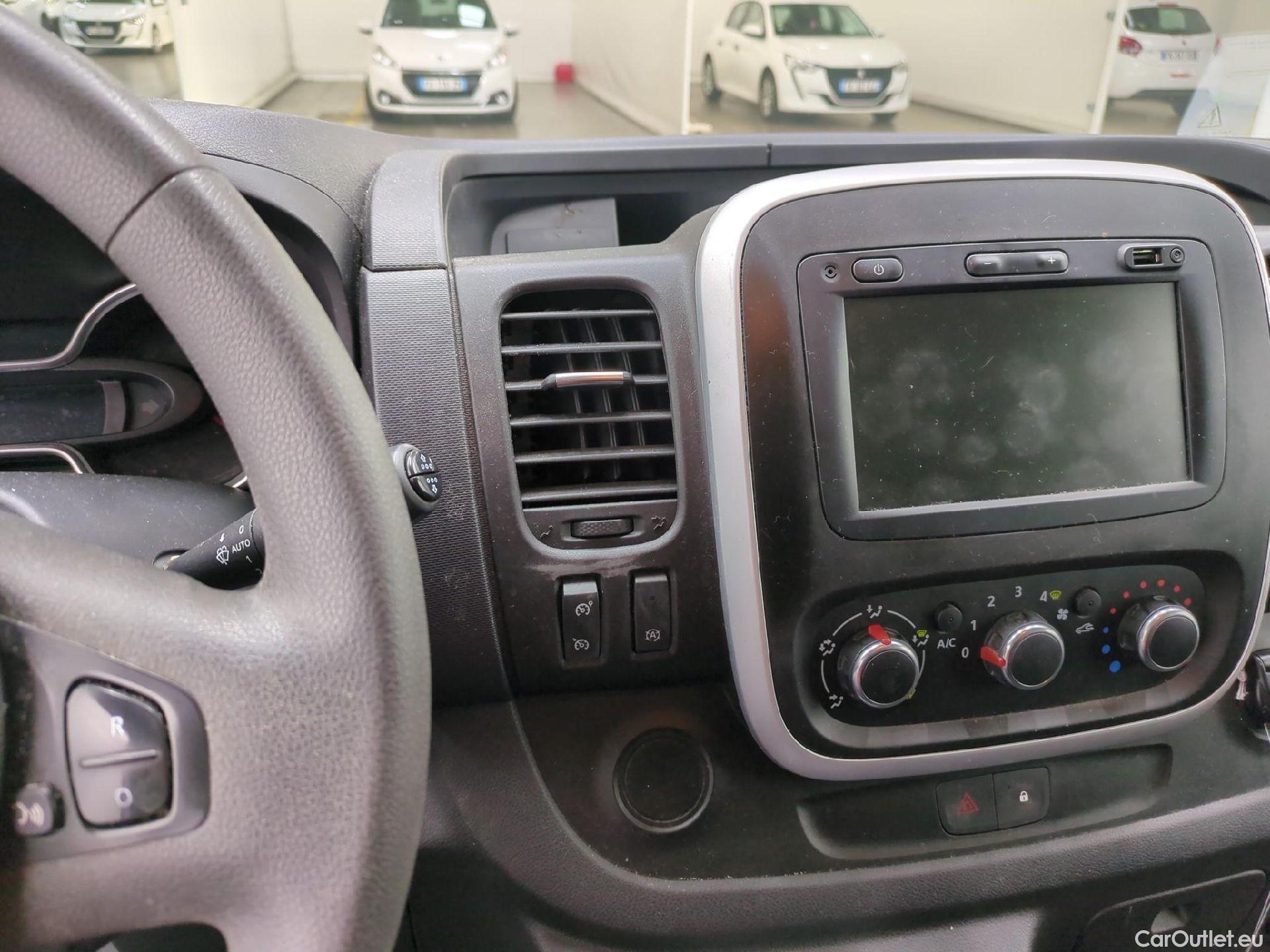  Renault  Trafic RENAULT  / 2019 / 4P / Fourgon tole NV FG GCF L1H1 1200 Energy dCi 145 #10