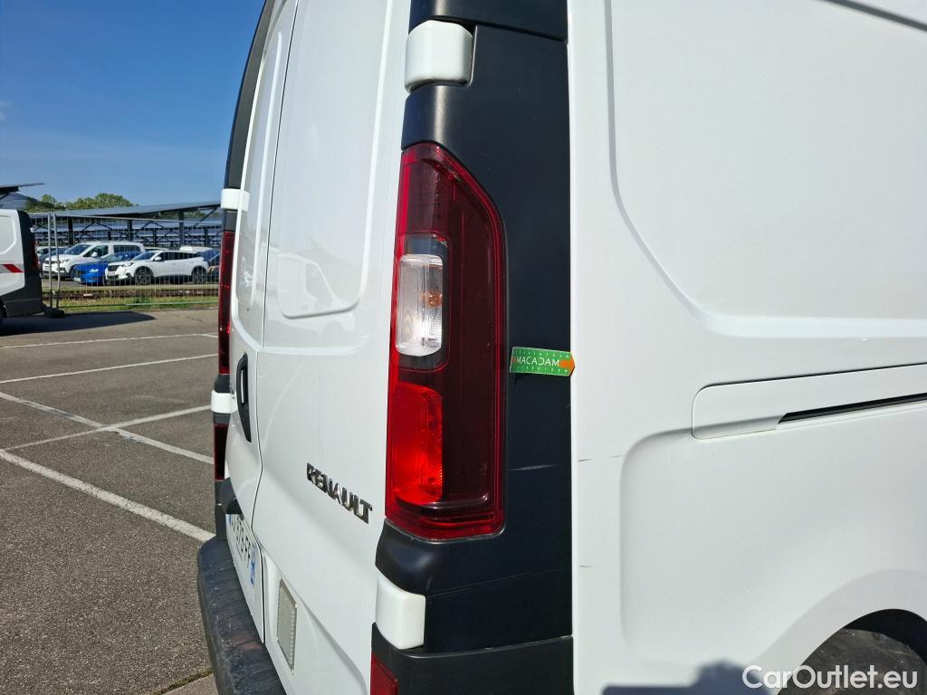  Renault  Trafic RENAULT  / 2021 / 4P / Fourgon tôlé FG GCF L2H2 3T Blue dCi 150 #89