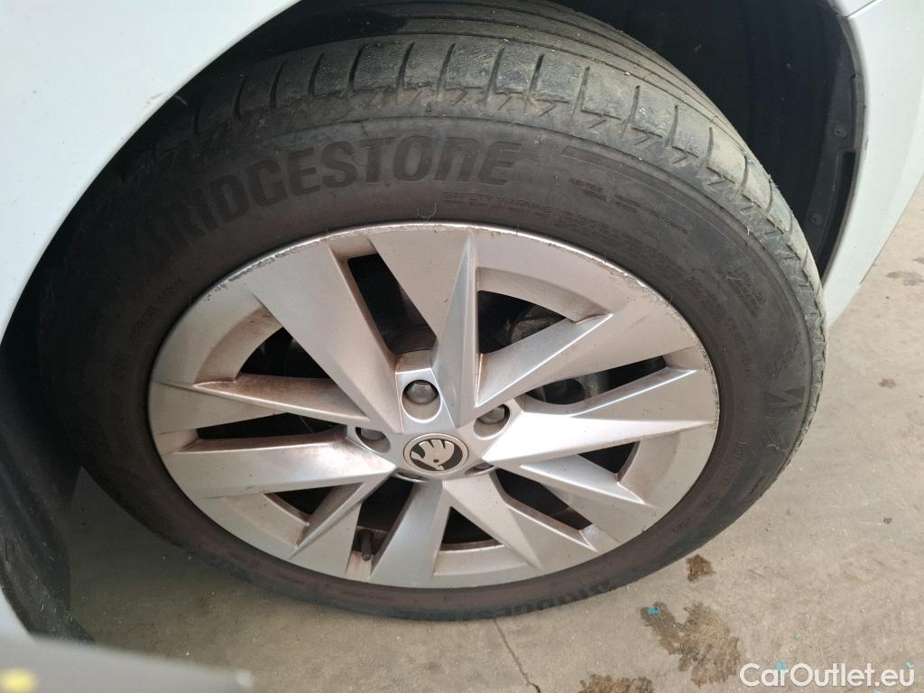  Skoda  Octavia  Lim. Style 2.0 TDI 150CV BVA7 E6dT #19