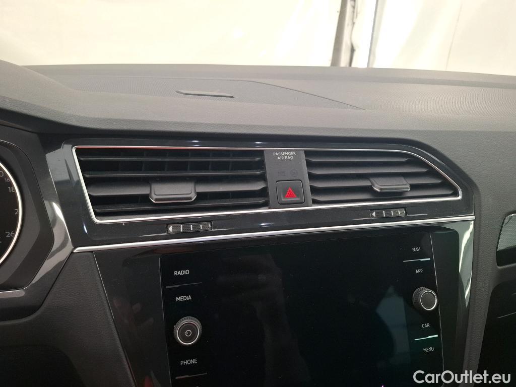  Volkswagen  Tiguan VOLKSWAGEN  / 2020 / 5P / SUV 1.5 TSI 150 DSG7 LIFE BUSI #6