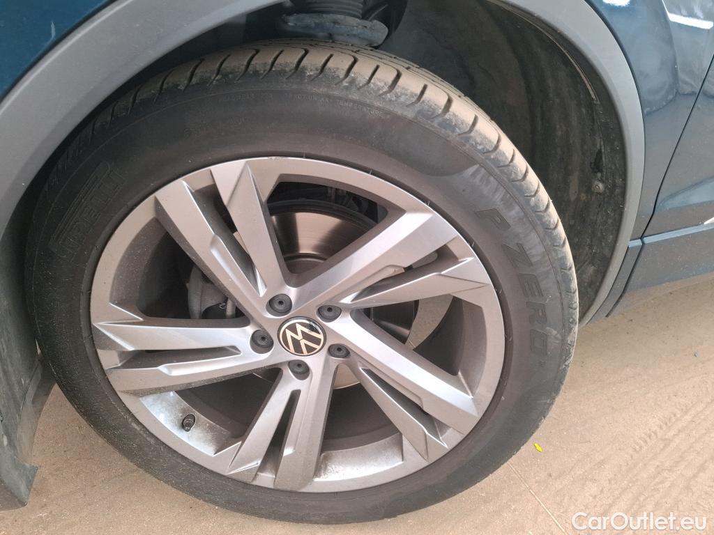  Volkswagen  Tiguan VOLKSWAGEN  / 2020 / 5P / SUV 2.0 TDI 150 DSG7 R-Line #37