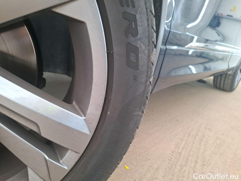  Volkswagen  Tiguan VOLKSWAGEN  / 2020 / 5P / SUV 2.0 TDI 150 DSG7 R-Line #39
