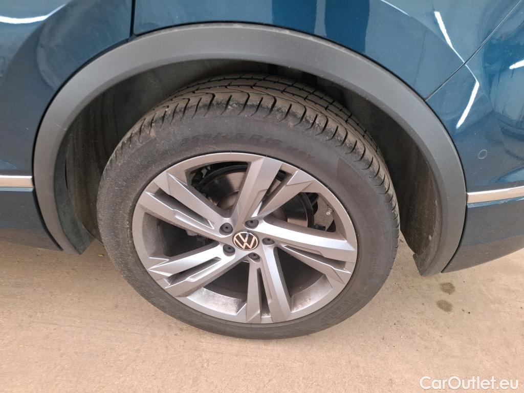  Volkswagen  Tiguan VOLKSWAGEN  / 2020 / 5P / SUV 2.0 TDI 150 DSG7 R-Line #19