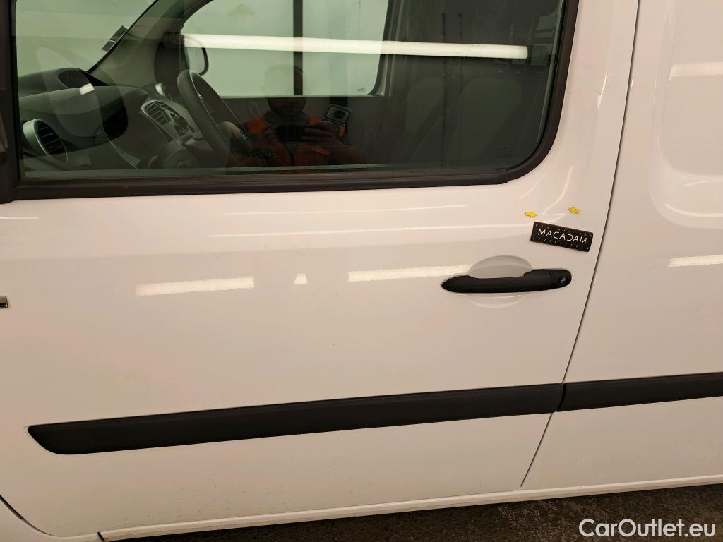  Renault  Kangoo RENAULT  Express / 2013 / 3P / Fourgonnette Z.E. Confort Achat Integral - 19 #16