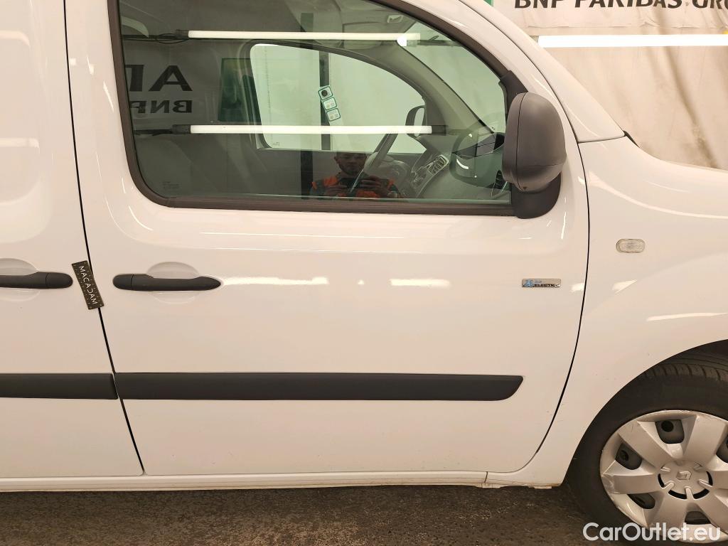  Renault  Kangoo RENAULT  Express / 2013 / 3P / Fourgonnette Z.E. Confort Achat Integral - 19 #6