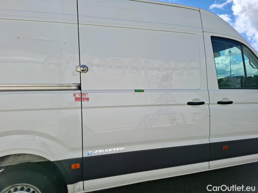  Volkswagen  Crafter  Fourgon e- 35 Fourgon mittellang Hochdach FWD 35kWh BVA #40