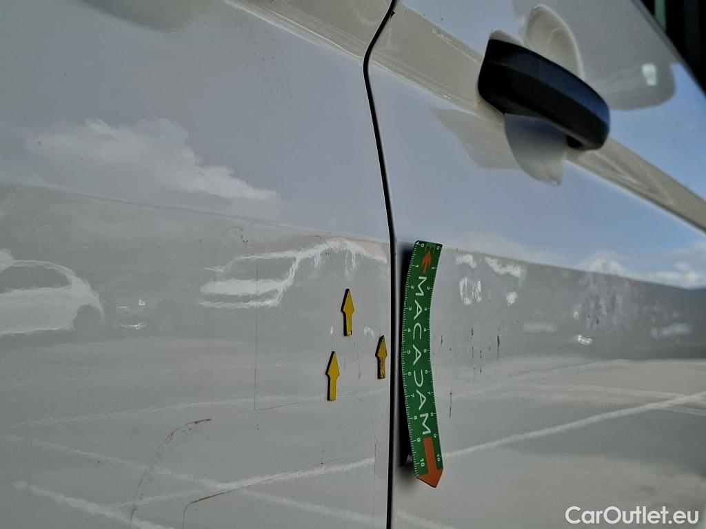  Volkswagen  Crafter  Fourgon e- 35 Fourgon mittellang Hochdach FWD 35kWh BVA #46