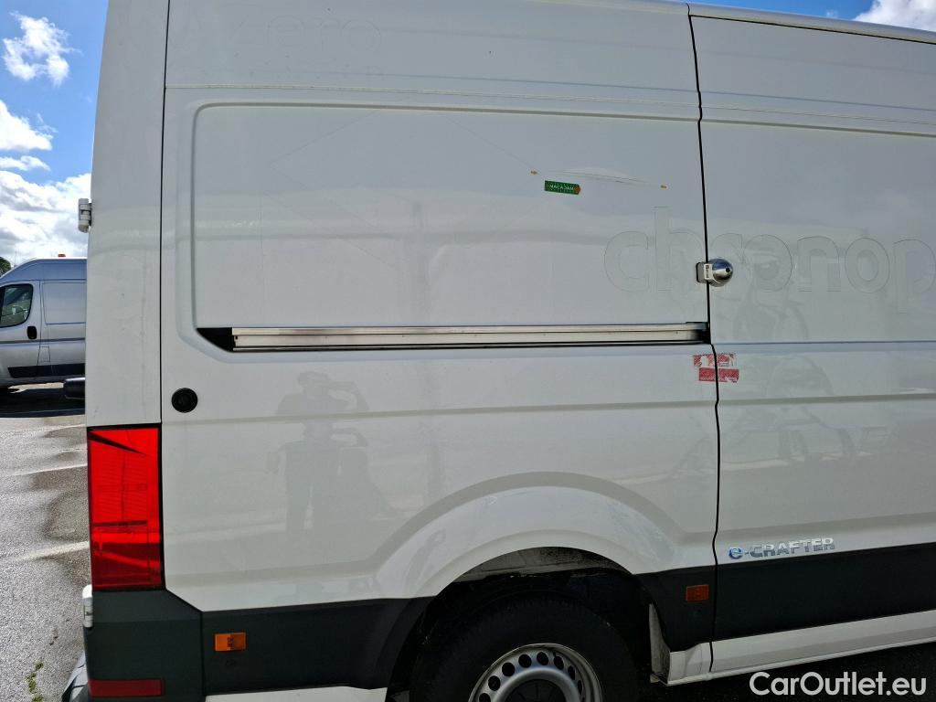 Volkswagen  Crafter  Fourgon e- 35 Fourgon mittellang Hochdach FWD 35kWh BVA #1