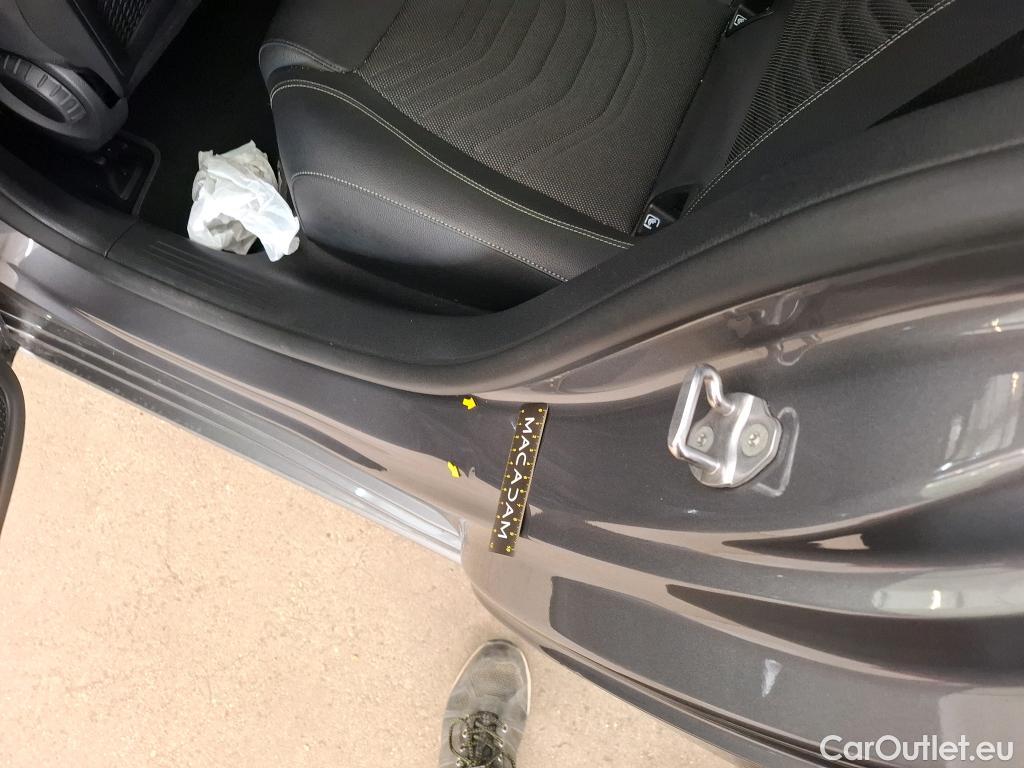  Mercedes  A-Klasse MERCEDES-BENZ Classe A Compact / 2018 / 5P / Berline A 250 e Business Line 8G-DCT #22
