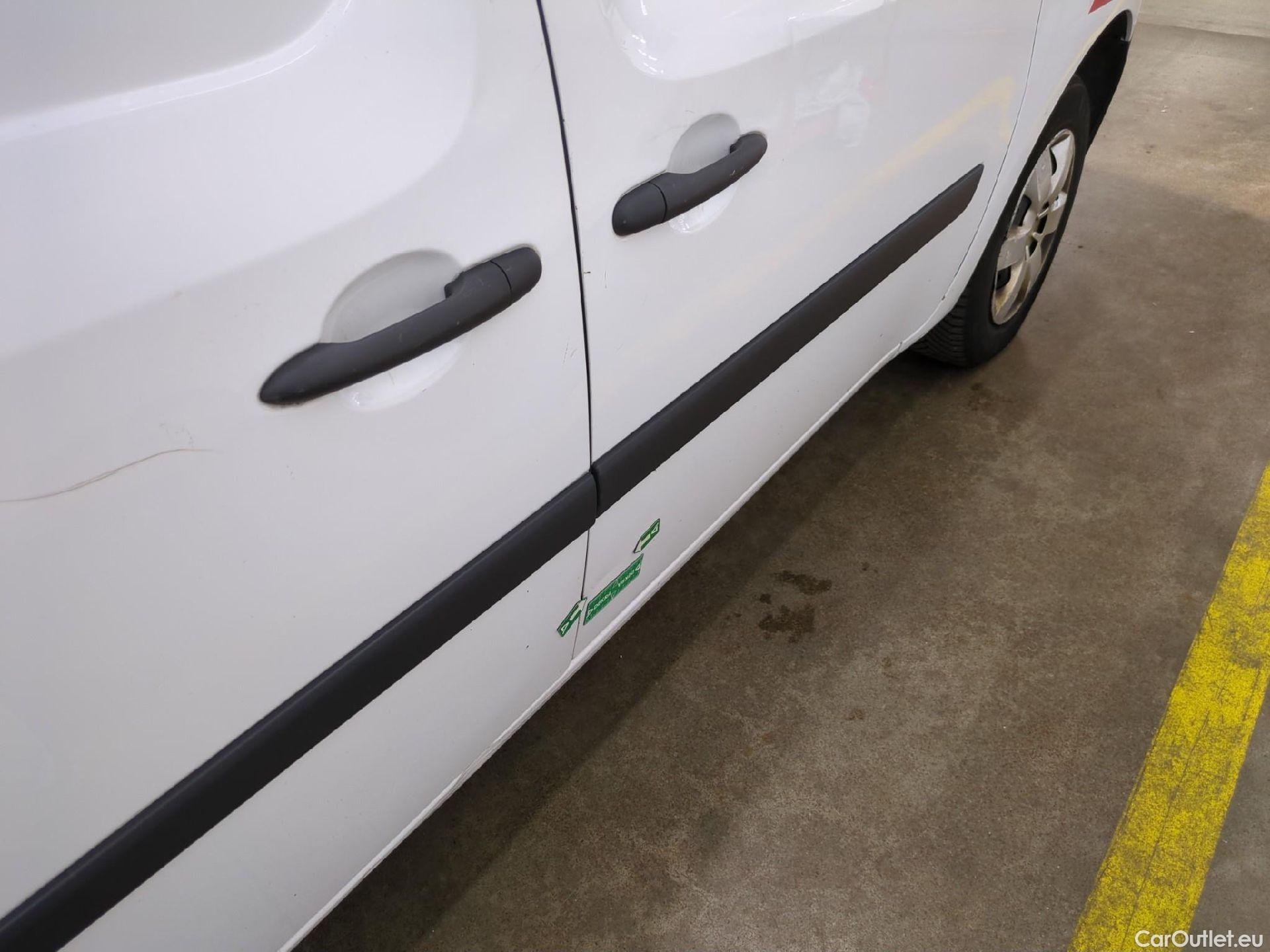  Renault  Kangoo  II Express Maxi Extra (Série Spéciale) 1.5 dCi 95CV BVM6 E6dT #37